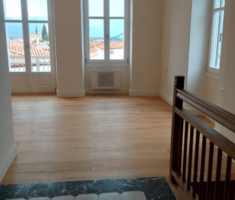 Δάπεδο Oak Linderhof στον Πόρο